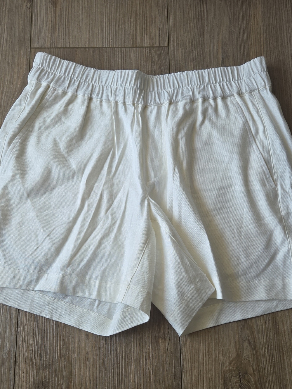 Cabi Ojai Linen Blend Shorts